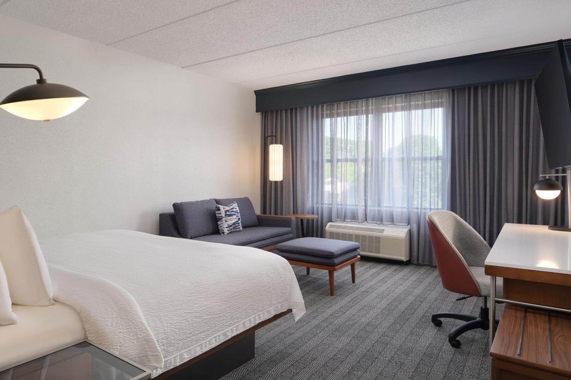 Courtyard By Marriott Saratoga Springs Hotel Exterior photo