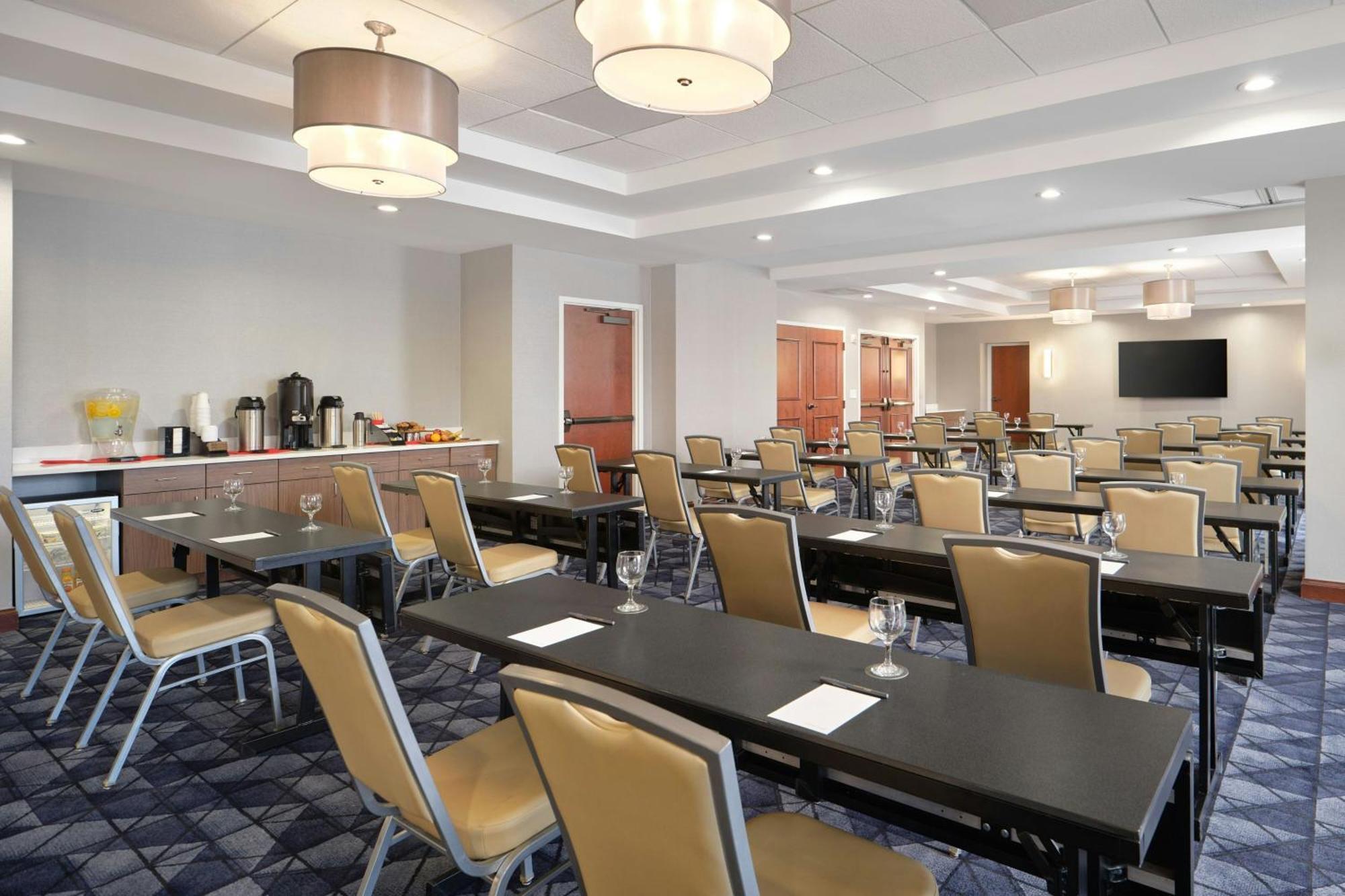 Courtyard By Marriott Saratoga Springs Hotel Exterior photo